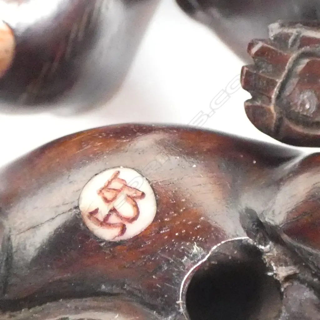 3 CARVED JAPANESE NETSUKE OF ANIMALS, SIGNED, COW, BIG CAT & 2 USAGI, L.40mm Image 1++