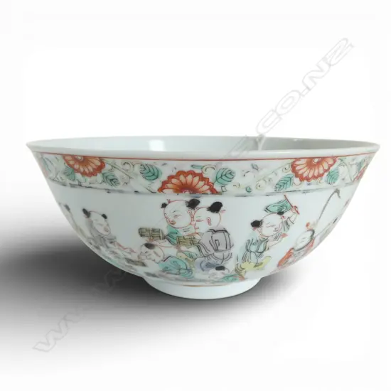 AN OLD CHINESE PORCELAIN FAMILLE VERTE BOWL multi figure decorated.Red character marks to base. Dia.185mm hairline crack