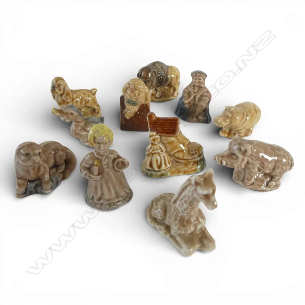 11 WADE ANIMALS Image 1++