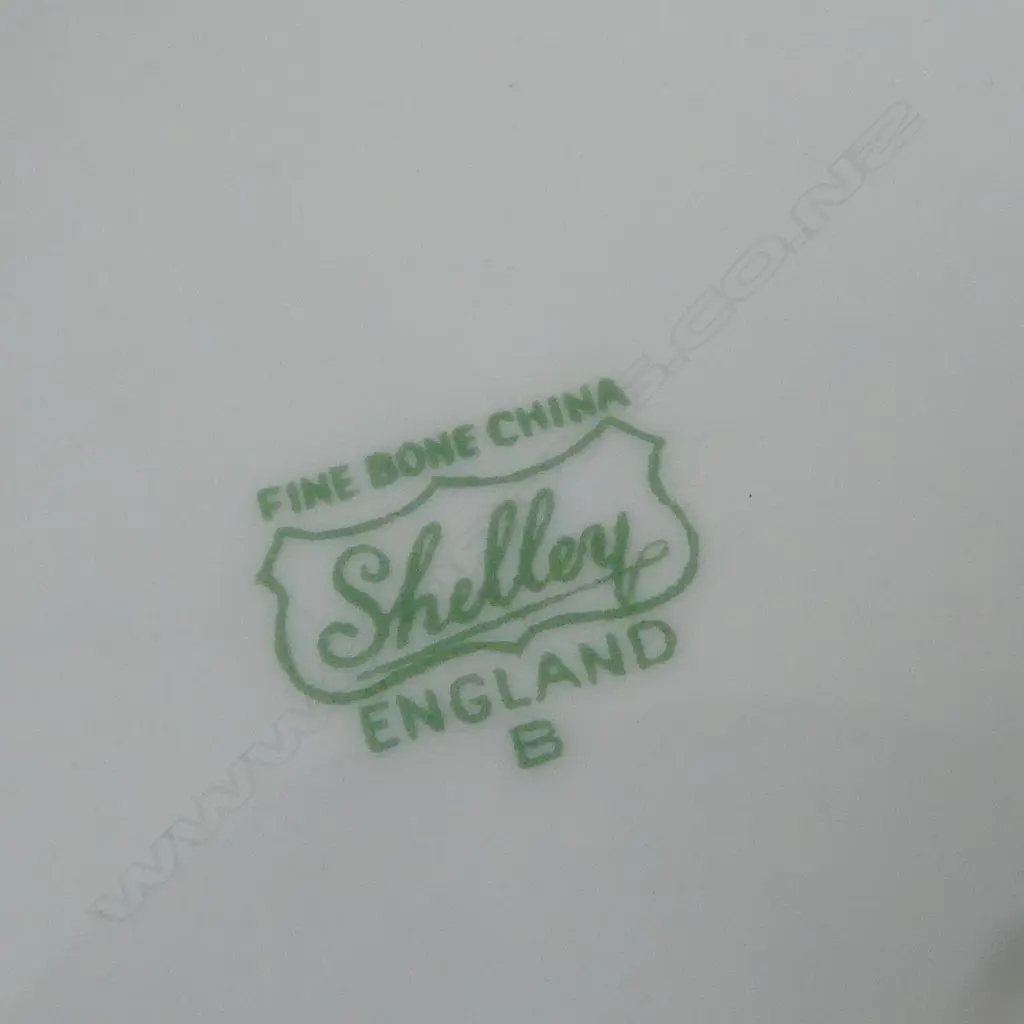 PART SHELLEY CHINA TEASET MAUVE COLOURWAY C/SUGAR CAKE PLATE 6 SIDE PLATES 6 SAUCERS 3 CUPS Image 1++