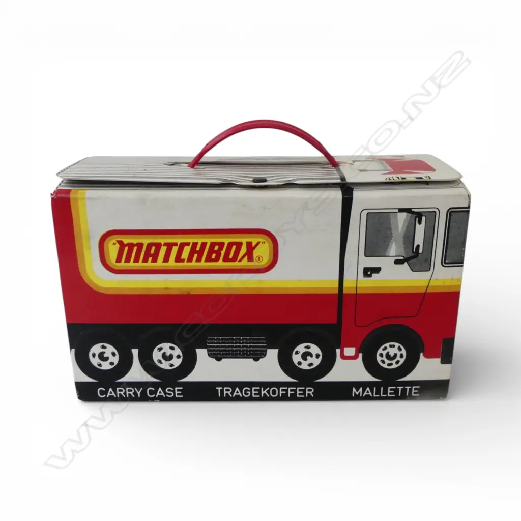 Matchbox carry case with collection of play worn Matchbox & other cars & vehicles on 3 internal trays Image 1++