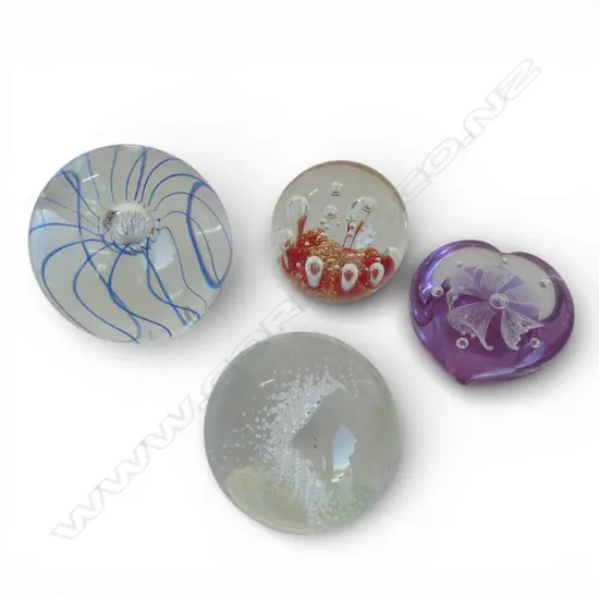 4 ART GLASS PAPERWEIGHTS Incl. HEART  H.100mm