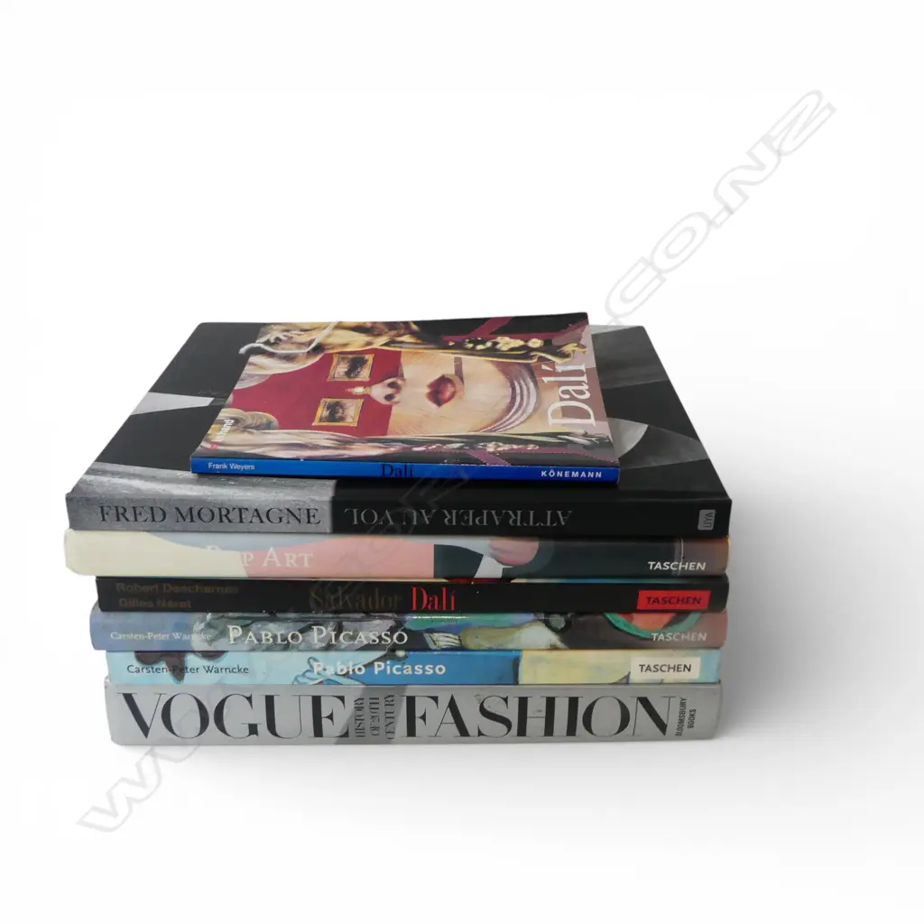 7 ART BOOKS; PICASSO, DALI, VOGUE FASHION Image 1++