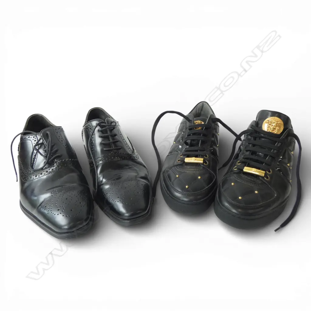 2 PRS VERSACE SHOES SIZE 38 / 40 Image 1++