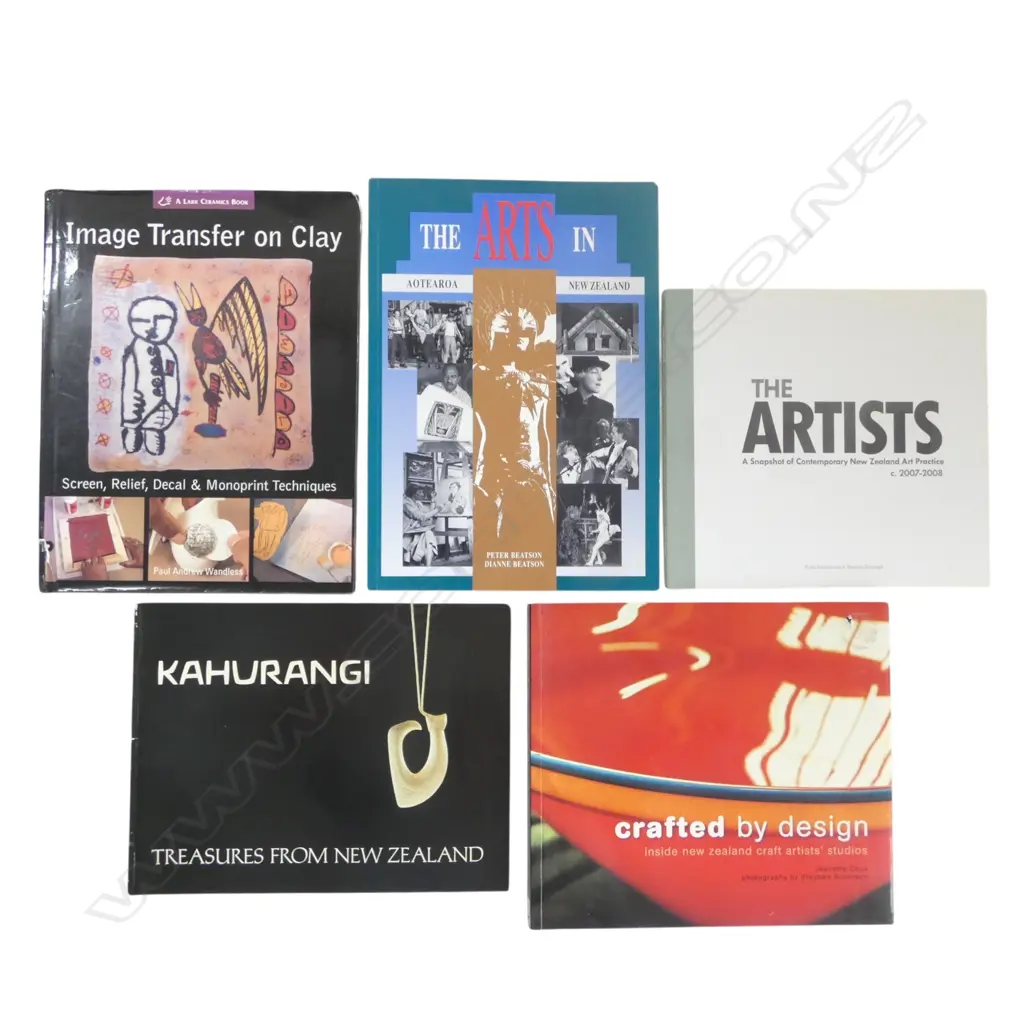 4 VOLS NZ ART & CRAFT REF BOOKS + ONE OTHER Image 1++