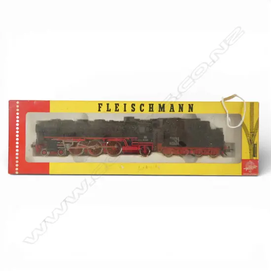BOXED FLEISCHMANN HO DB LOCOMOTIVE & TENDER 1362 01 220