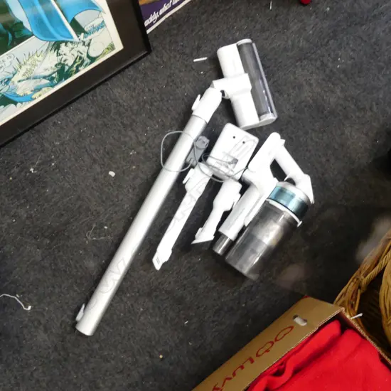 STICK VACUUM w ACCESSORIES