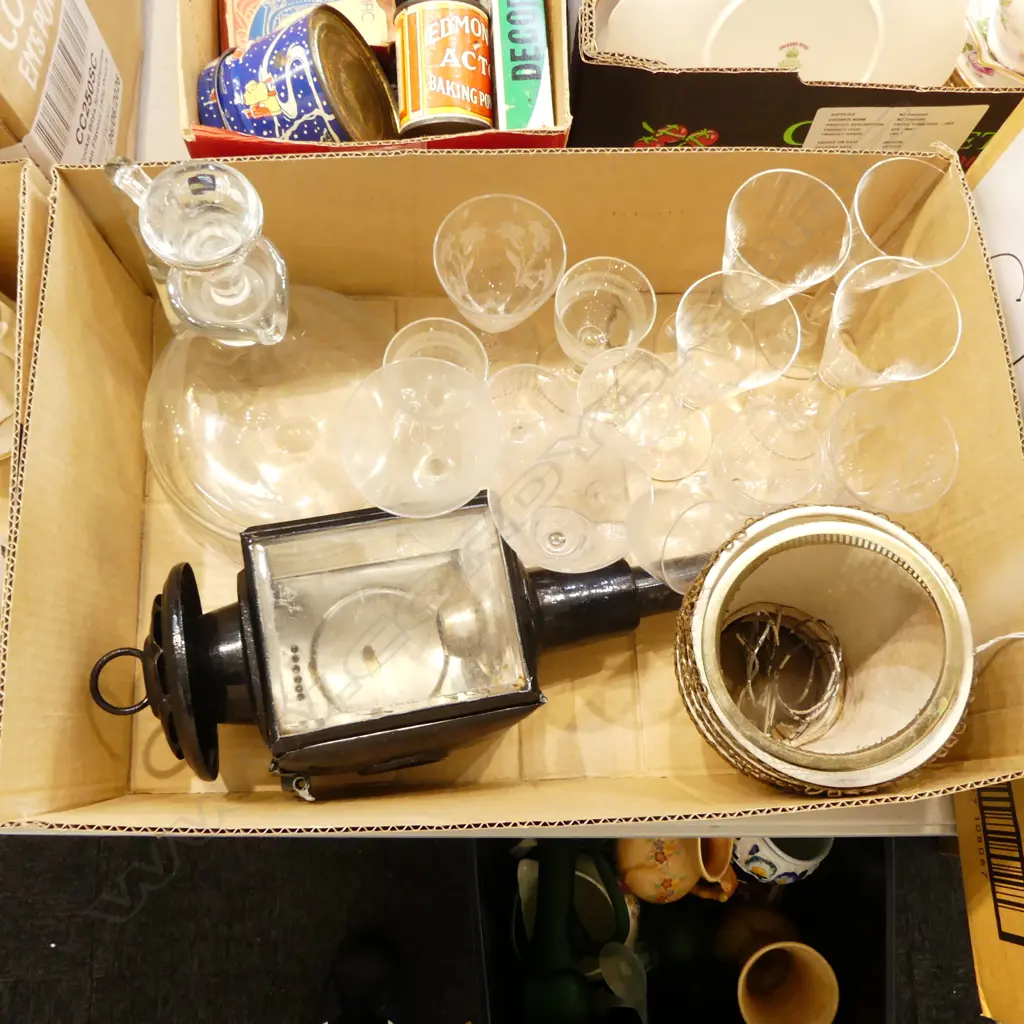 BOX OLDER DRINKING GLASSES + GLASS CARAFFE + GIG LAMP + SMALL SHADES Image 1++
