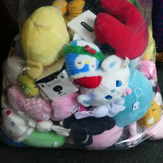 LGE BAG SOFT TOYS + 2 SCALP MASSAGES