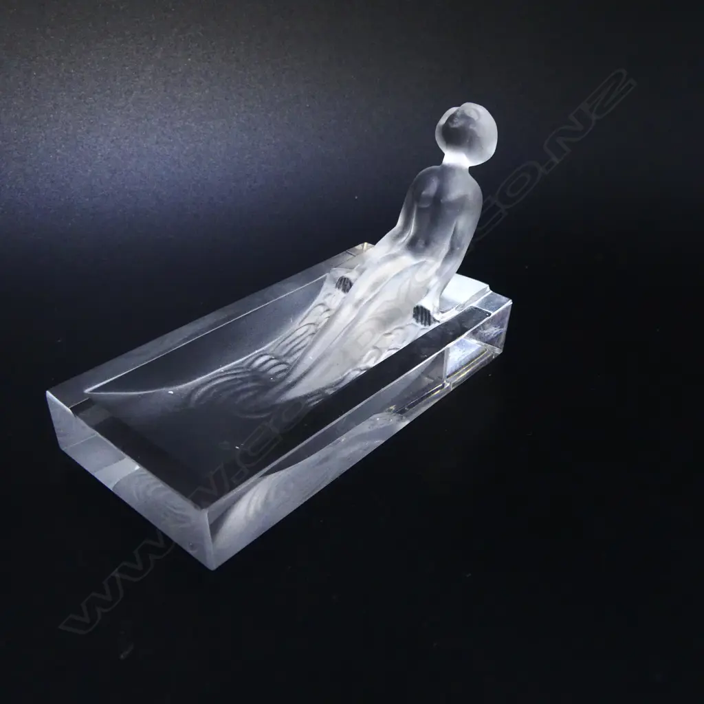 DECO BATHING WOMAN GLASS PIN DISH 110x50x55mm Image 1++