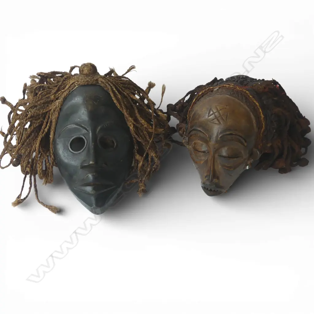 2 TRIBAL CARVED WOODEN MASKS H.260mm Image 1++