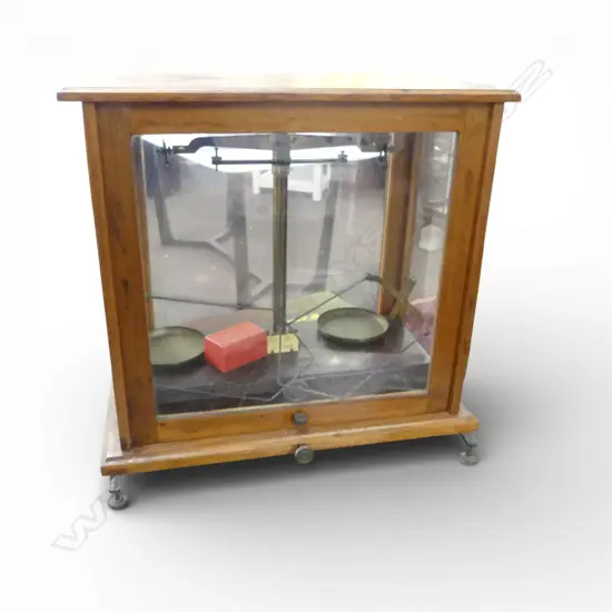 CASED SCALES, GRIFFIN & TATLOCK 450x250x435mm