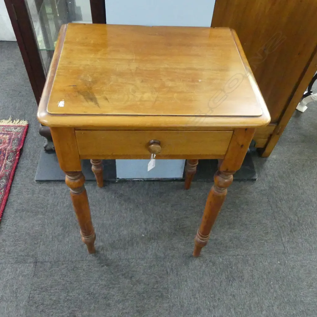 RIMU TABLE w. DRAWER 515x410x760mm Image 1++