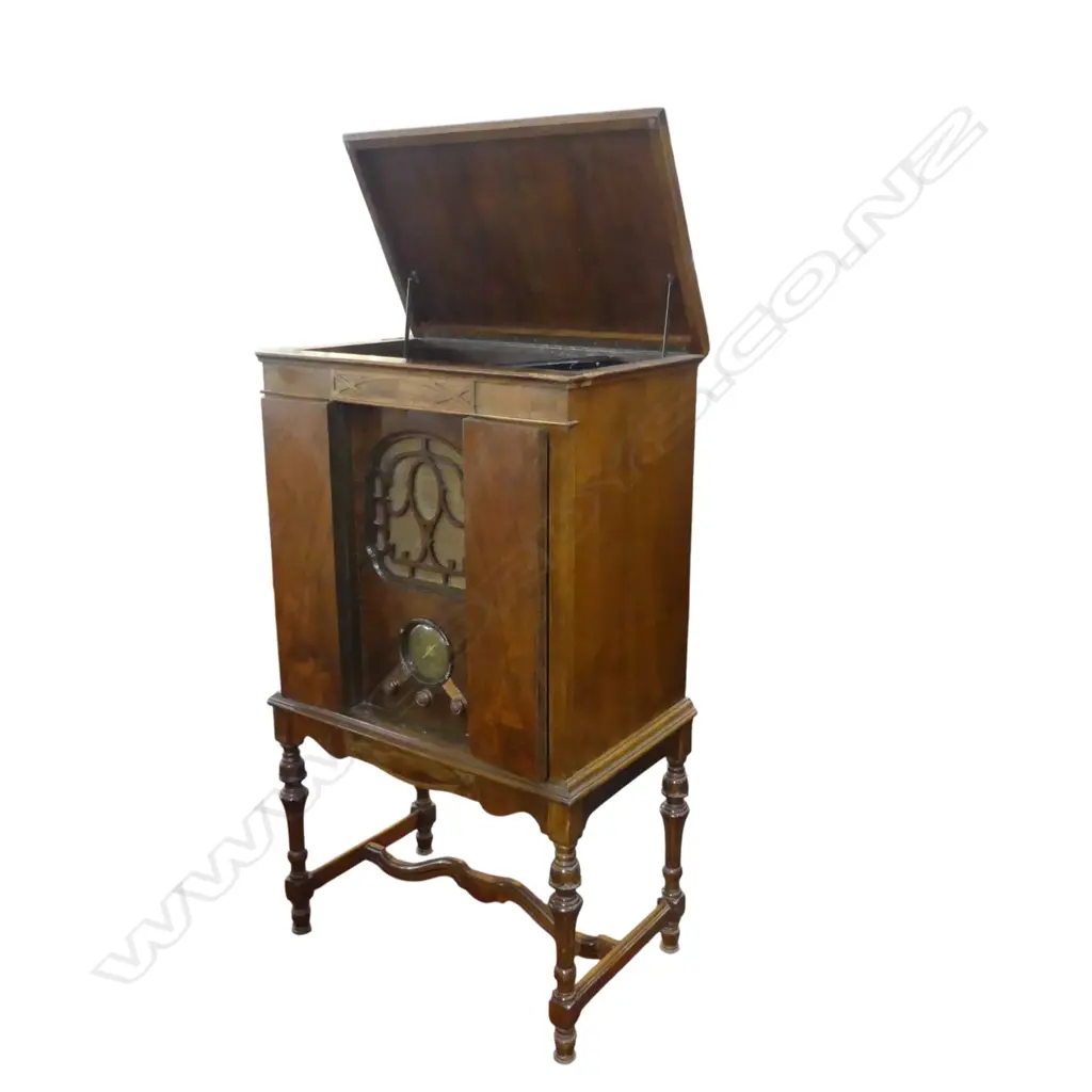 FLOOR STANDING RADIO CABINET 720x445x1280mm Image 1++