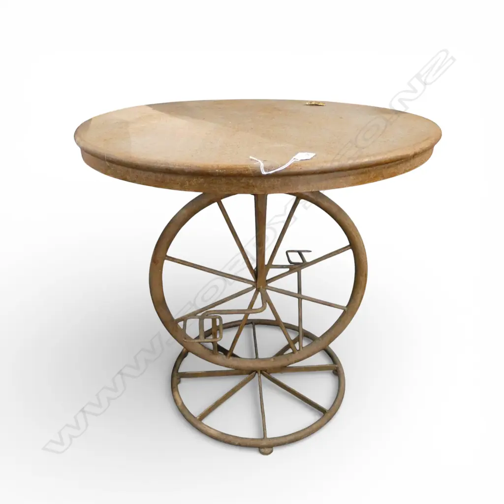 METAL TABLE w. PEDAL WHEEL BASE H.710mm, 710mm dia Image 1++