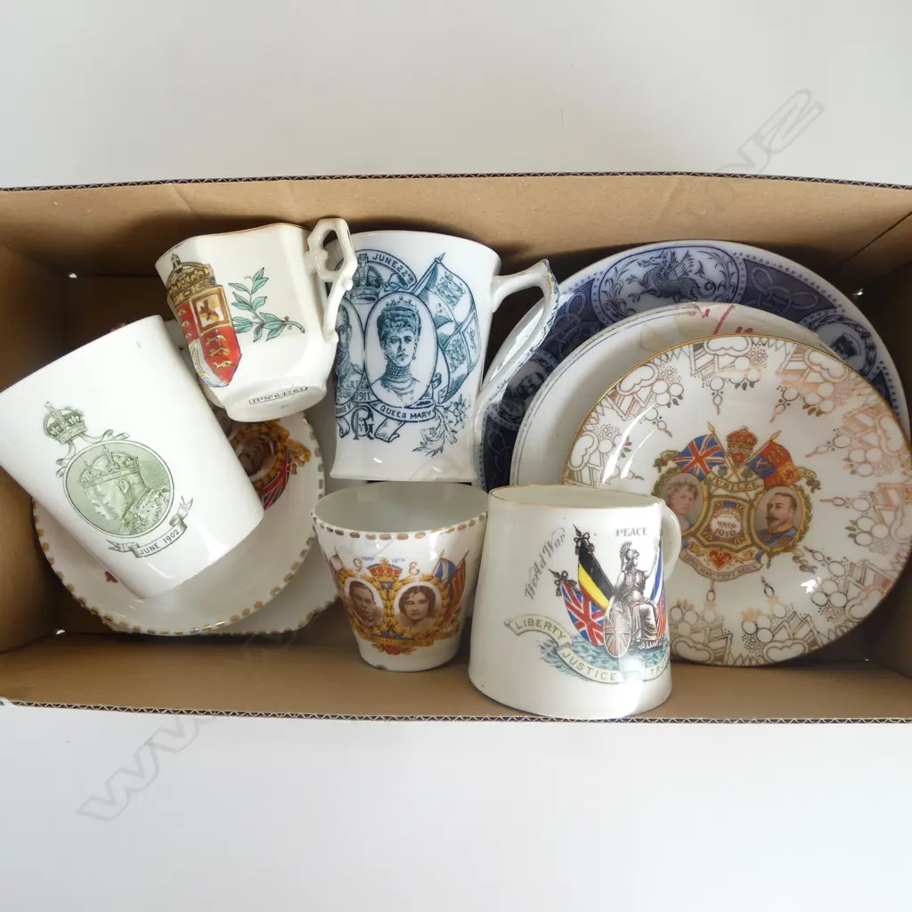8PCS  ROYALTY CORONATION CHINA Image 1++