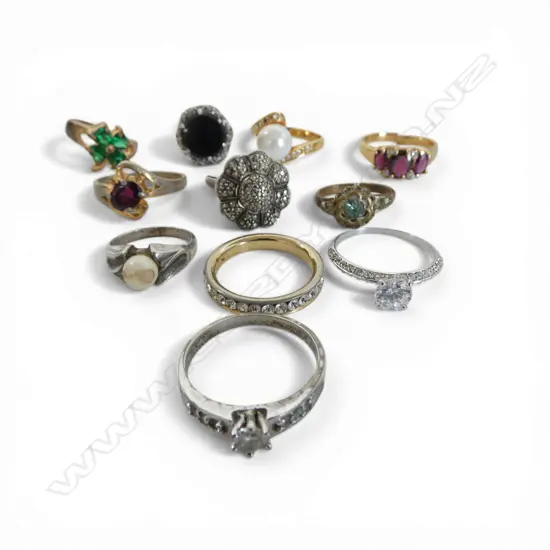 11 COSTUME RINGS