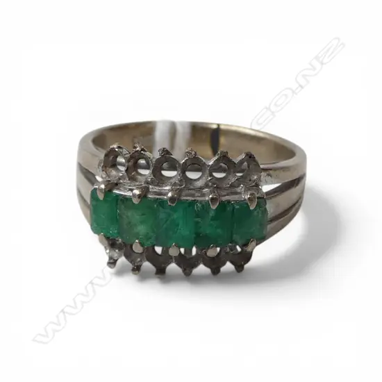14ct GOLD & EMERALD? RING, 12 stones missing, scrap, 4.9gms