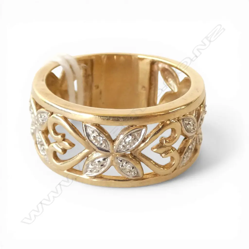9ct GOLD & DIAMOND FILIGREE RING, 5.10gm SIZE S Image 1++