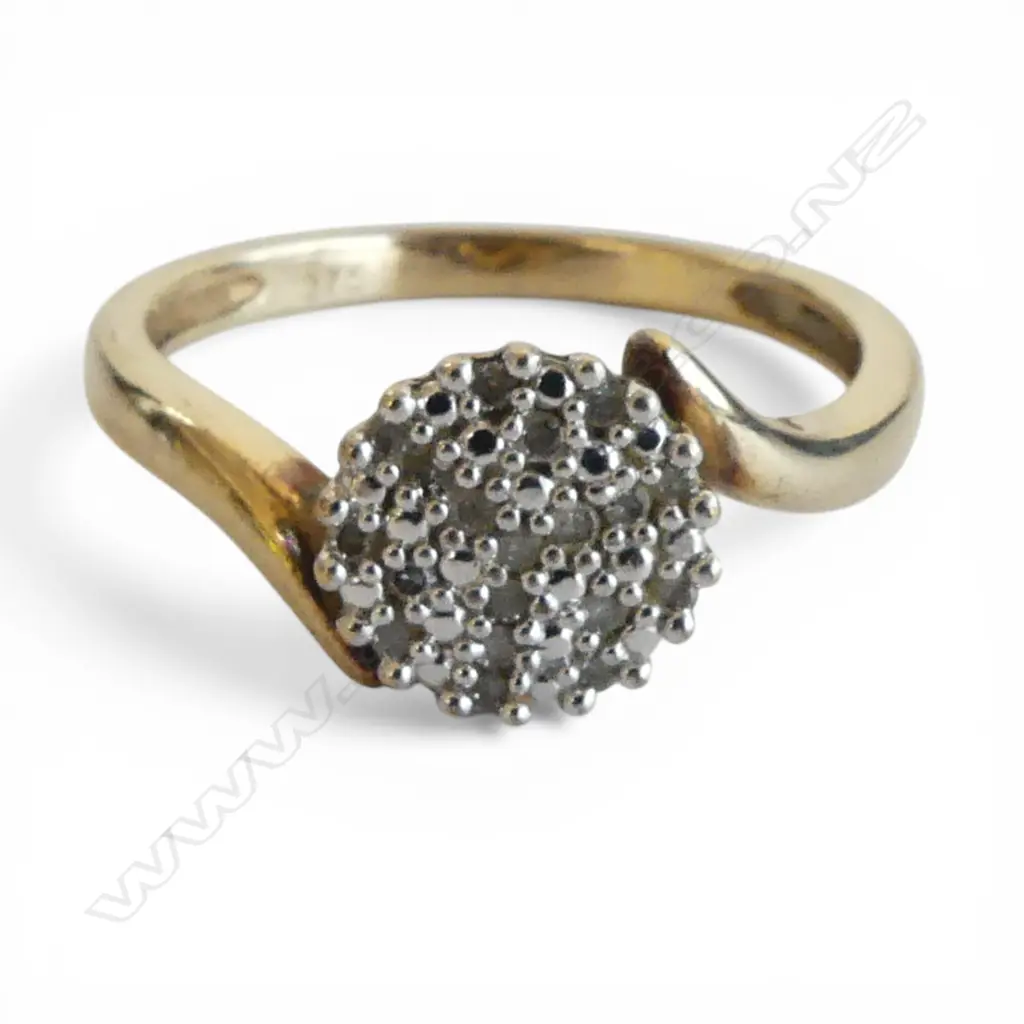 9CT DIAMOND CLUSTER DRESS RING, 2.5gms SIZE N Image 1++