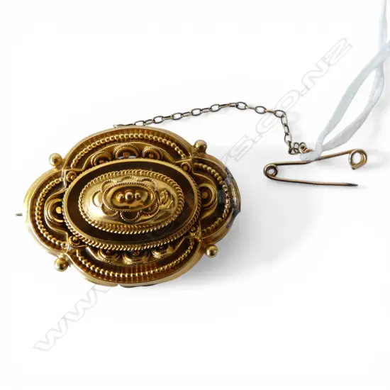 ANTIQUE 18CT BROOCH, FAULTS 27x35mm 5.9gms 