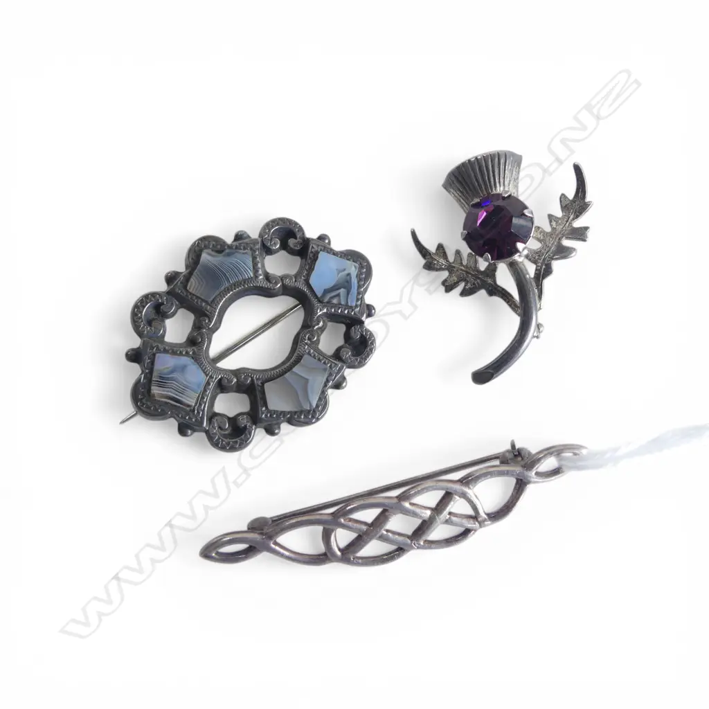 3 SILVER SCOTTISH BROOCHES Image 1++