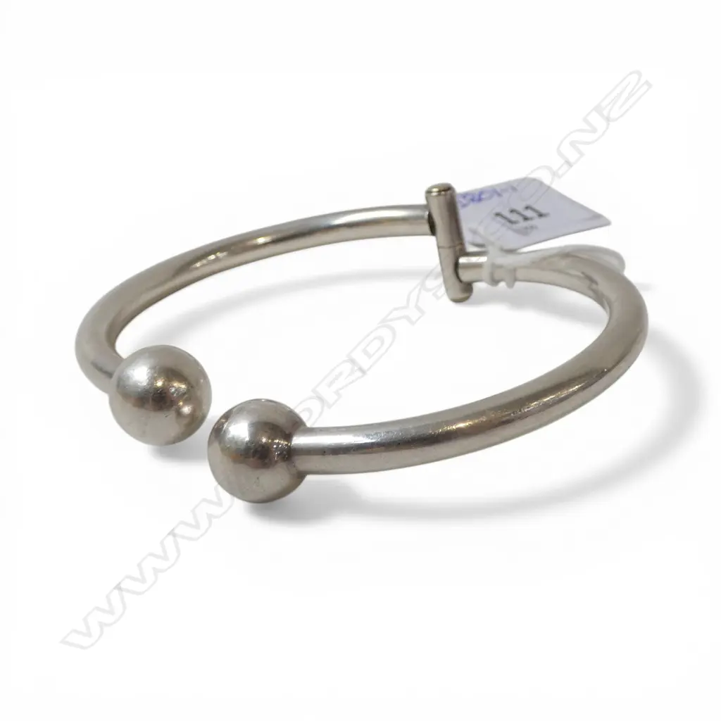 SILVER HINGED BANGLE 28.83gms Image 1++