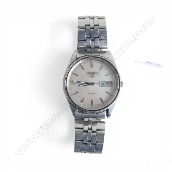 SEIKO WRIST WATCH, GLASS w. CRACK, RUNNING