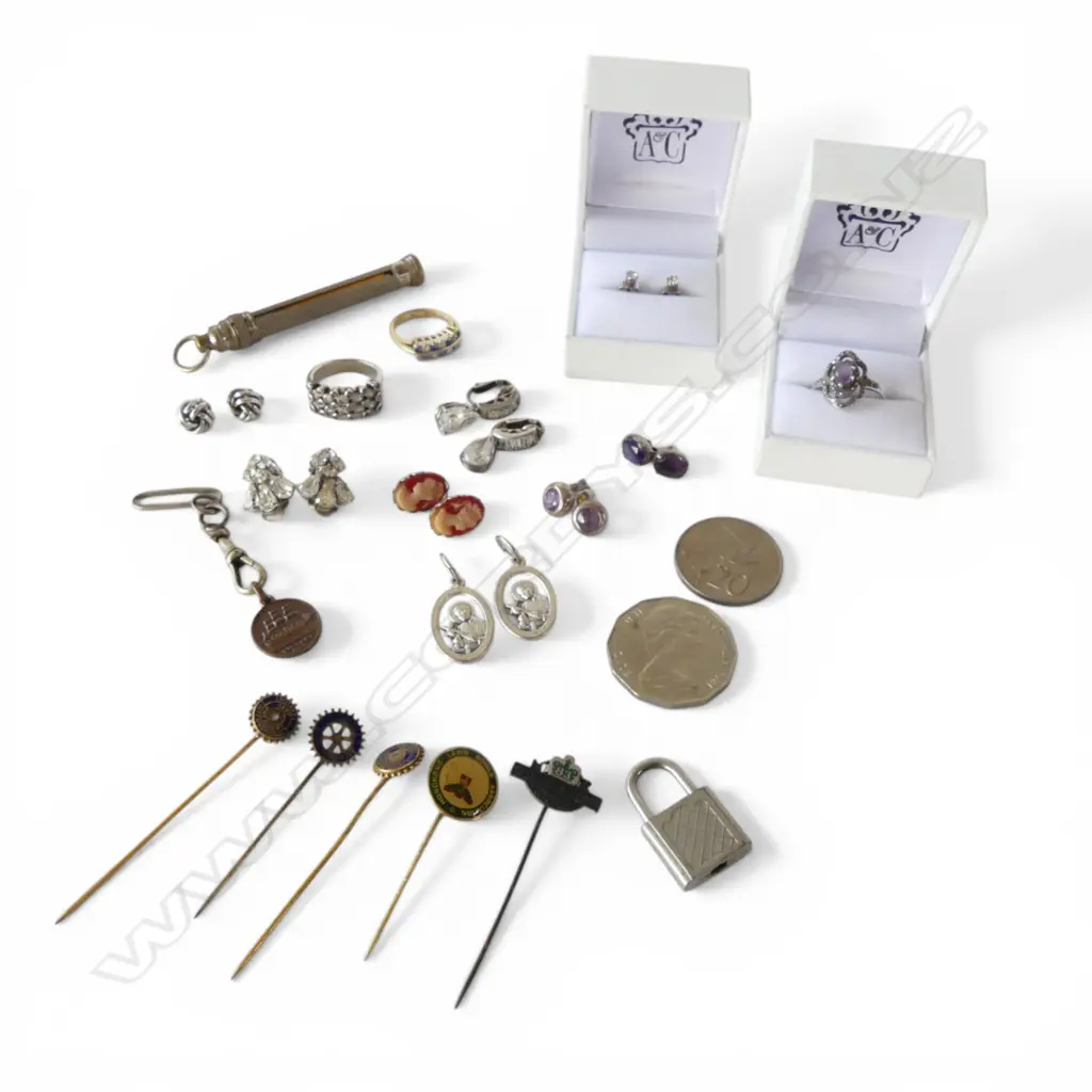 ASST. COSTUME JEWELLERY including pins, propelling pencil, etc Image 1++