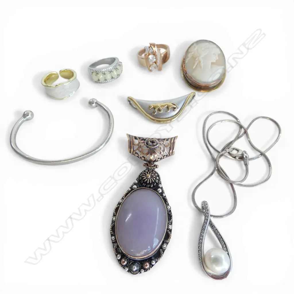 7 PCES STG SILVER JEWELLERY + CAMEO Image 1++