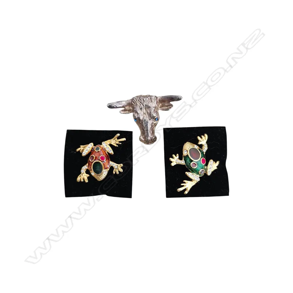 3 BROOCHES; 2 FROGS, BULL HEAD Image 1++