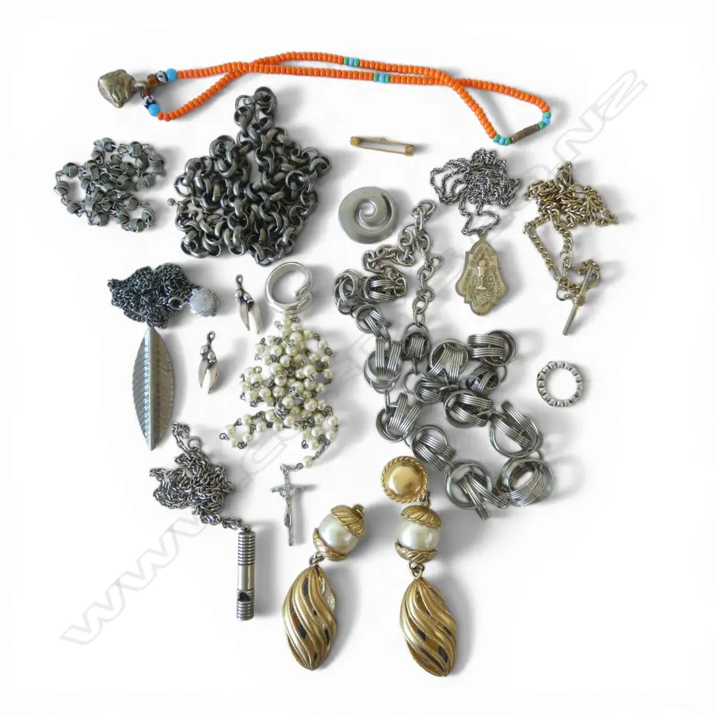 ASST. COSTUME JEWELLERY Incl. DRYBERG/KERN RING etc Image 1++