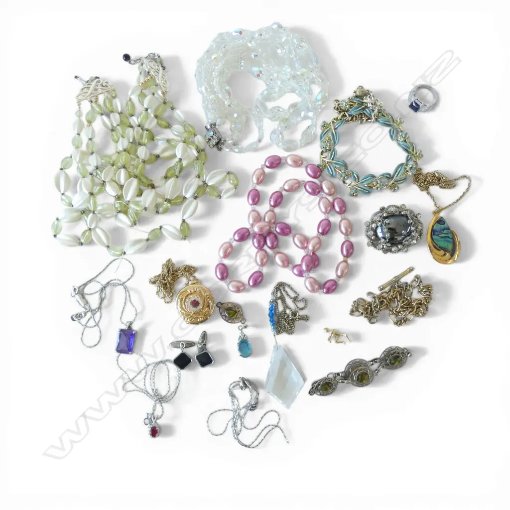 ASST. COSTUME JEWELLERY Image 1++