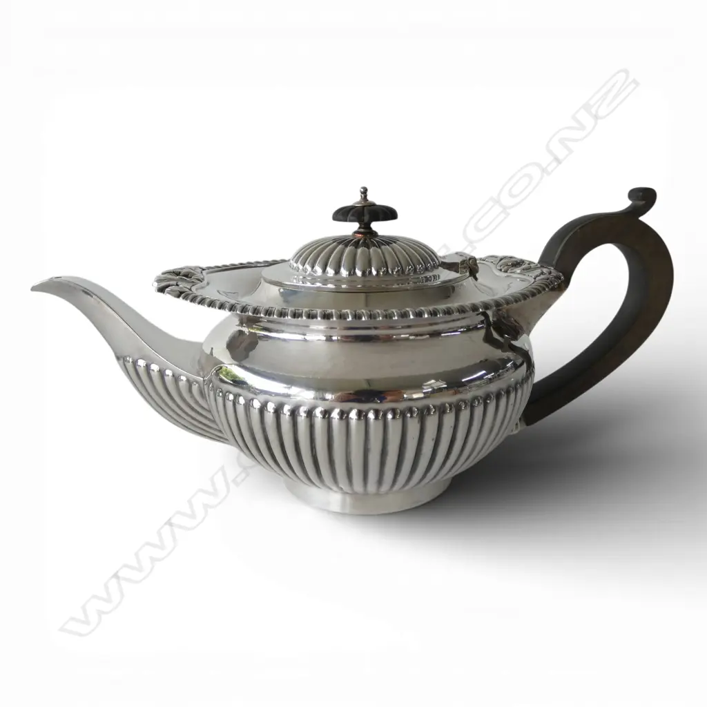 S/SILVER TEAPOT BY COOPER BROS 1909  854GMS Image 1++