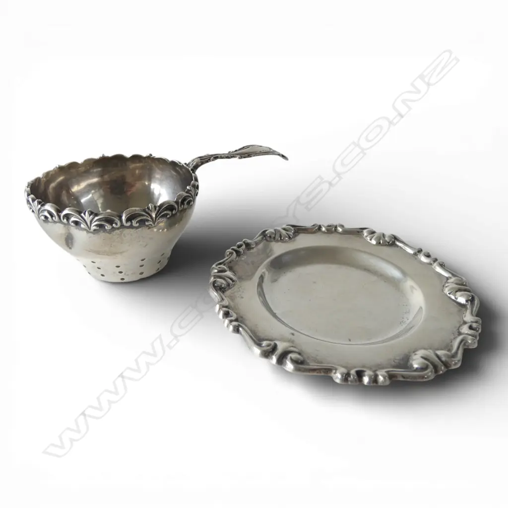 STG SILVER TEA STRAINER 31gms, 800 SILVER DISH 38gms Image 1++