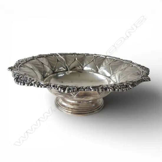 LIKELY LATE GEORGIAN STG SILVER BOWL, HALLMARKS RUBBED, POSSIBLY LONDON, 529gms