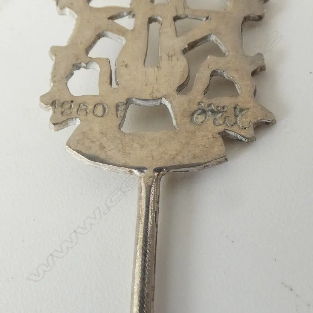 10 PCES SILVER CUTLERY; 6 TEA SPOONS 24gms + 2 PRS THAI SERVERS Image 1++