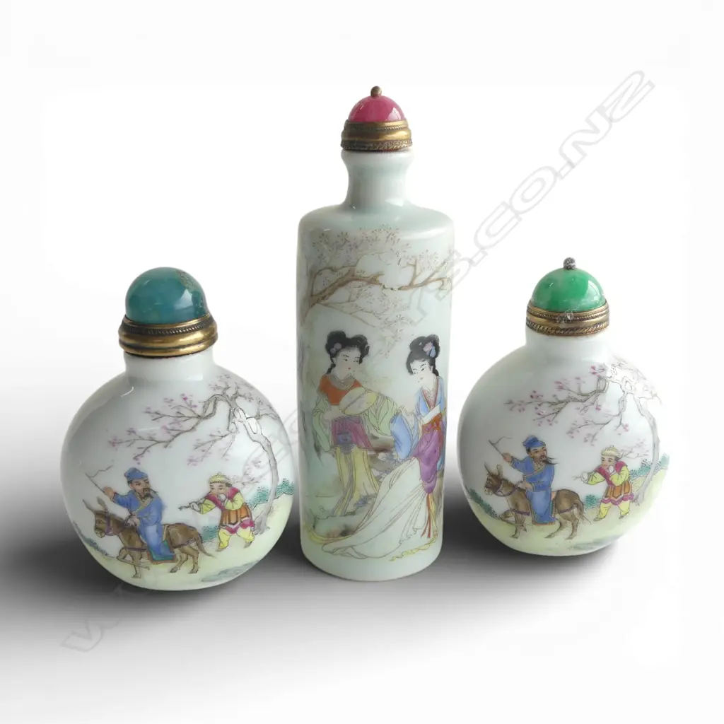 THREE CHINESE FAMILLE ROSE SNUFF BOTTLES 110mm (H) Largest Image 1++