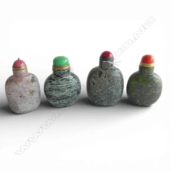 FOUR CHINESE JASPER SNUFF BOTTLES 