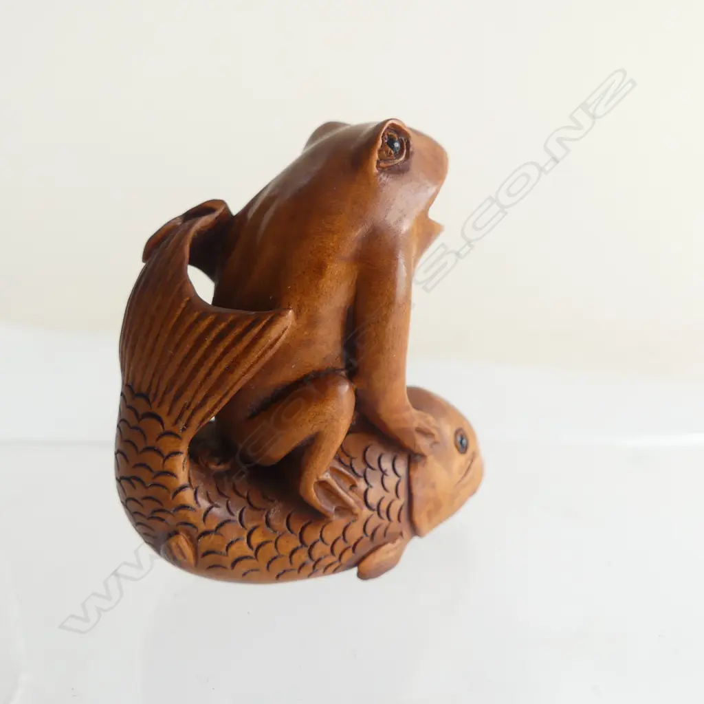 JAPANESE WOOD CARVED NETSUKE of a frog & fish, signed, JADE & STONE Image 1++