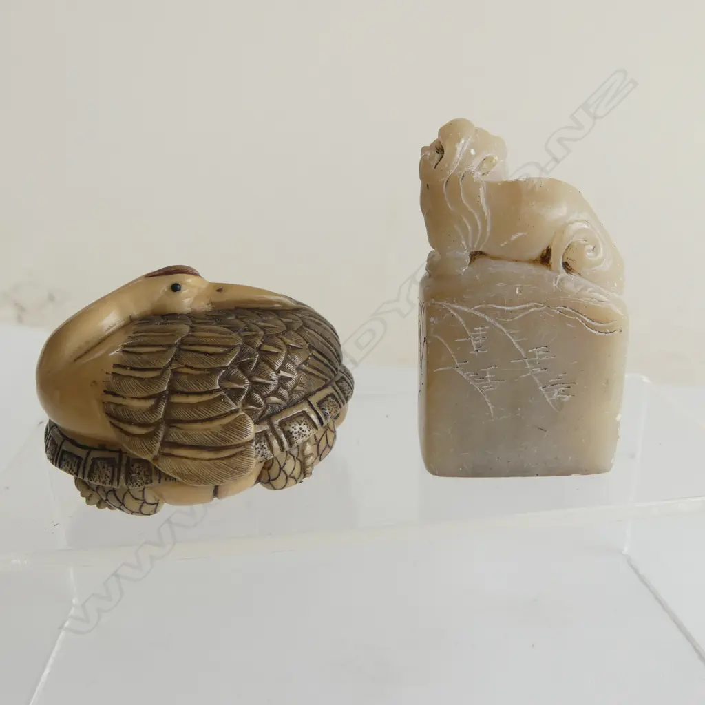 ORIENTAL SEAL + SIGNED NETSUKE Image 1++
