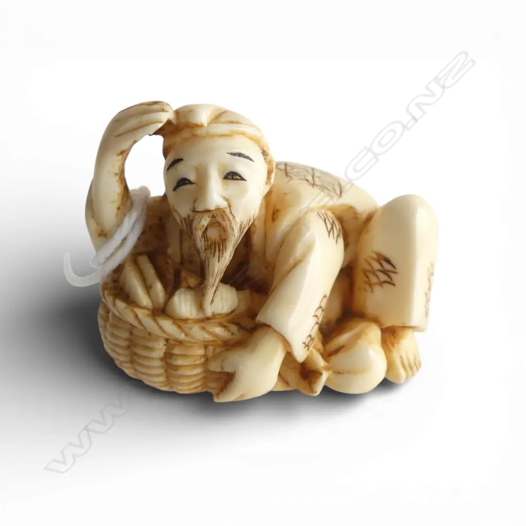 JAPANESE CARVED IVORY NETSUKE shopkeeper, signed L.35mm Image 1++