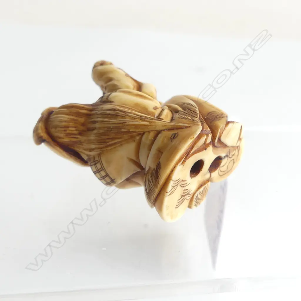 JAPANESE CARVED IVORY FIGURE masked figure, signed H.35mm Image 1++
