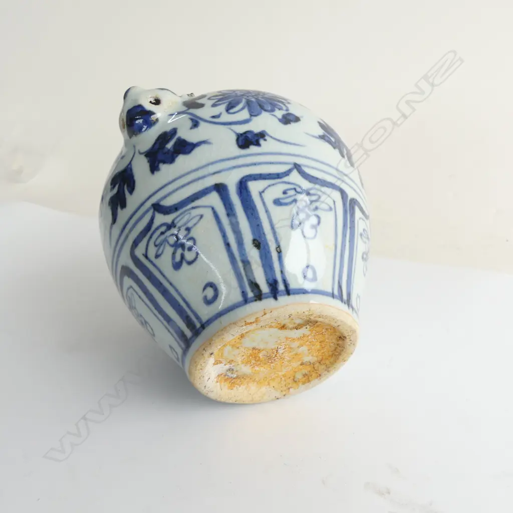 CHINESE B/W VASE H.165mm Image 1++