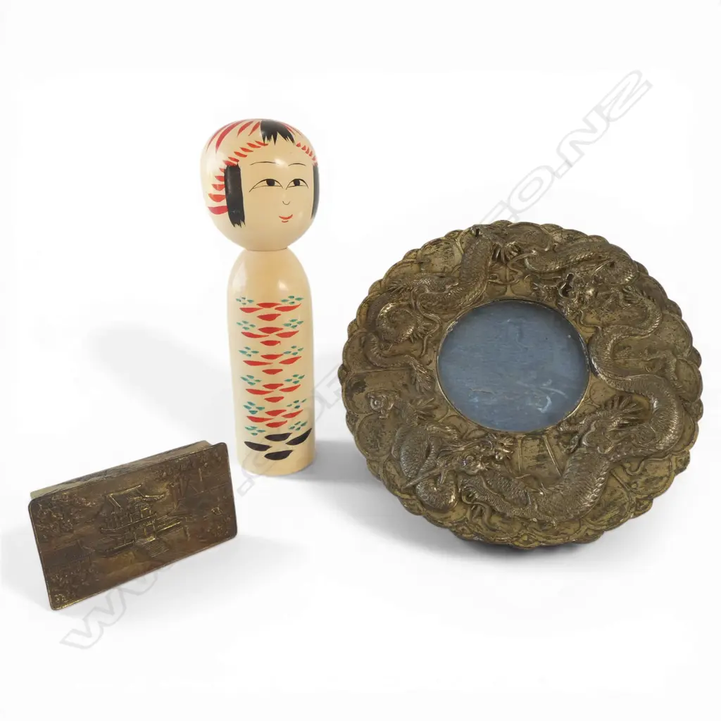 3 JAPANESE PCES; DOLL, PHOTO FRAME 185mm, LIDDED CONTAINER Image 1++
