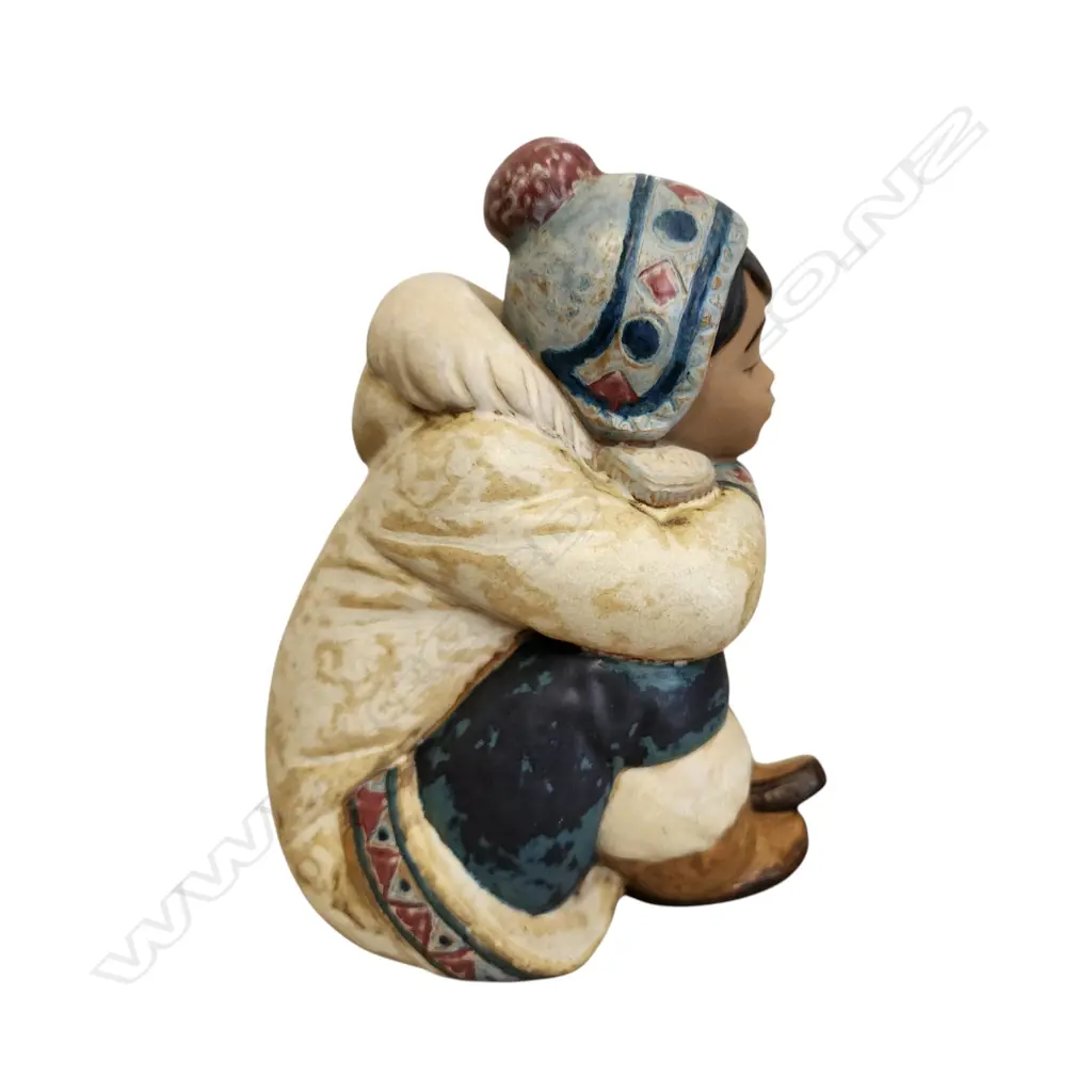 LLADRÓ "PENSIVE ESKIMO BOY" PORCELAIN FIGURINE Image 1++
