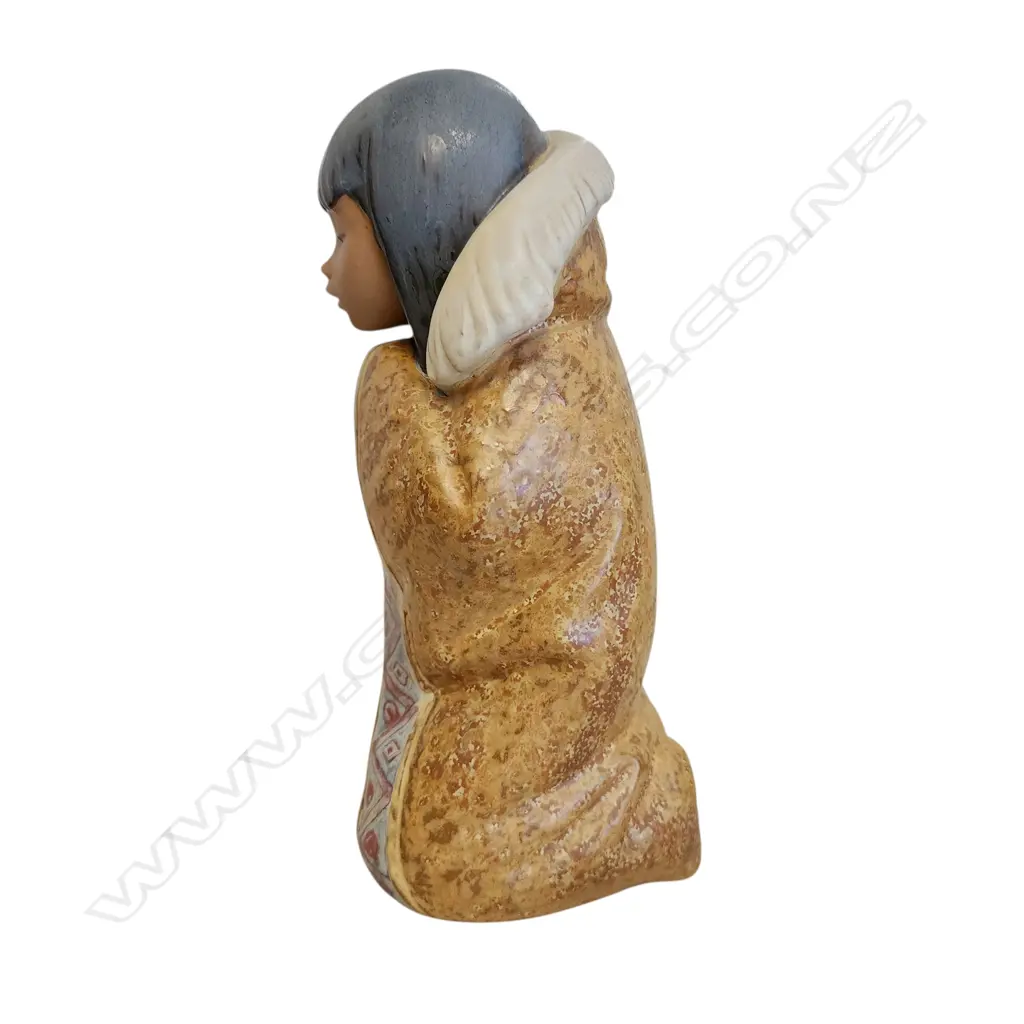 LLADRÓ "ARCTIC WINTER" ESKIMO GIRL LLADRO PORCELAIN FIGURE  Image 1++
