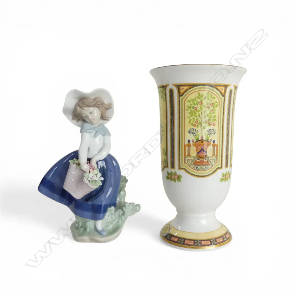LLADRO #5222 'PRETTY PICKINGS' tiny flower chip + ROYAL WORCESTER VERSAILLES VASE H.195mm Image 1++