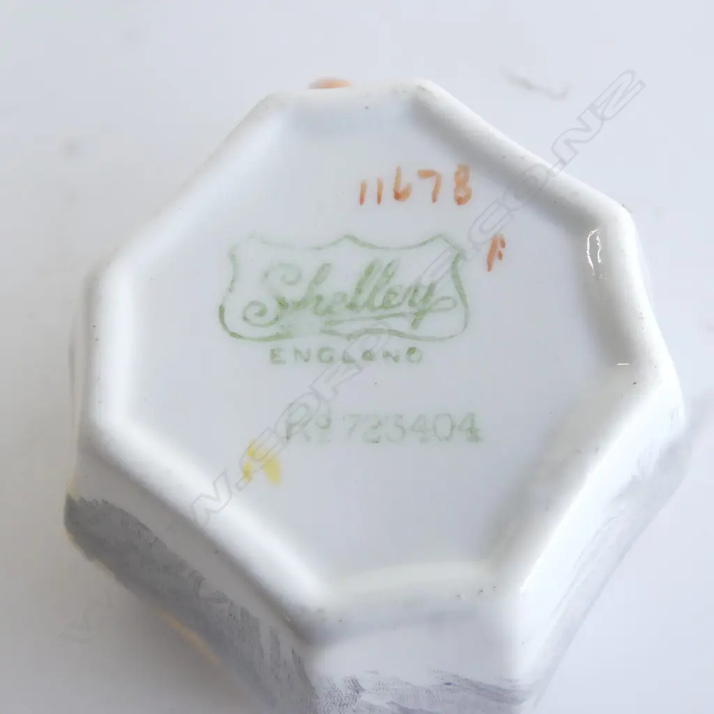 5 HALF DOLLS, WOMAN IN BATH ASHTRAY, 2 SHELLEY TRIOS ETC Image 1++