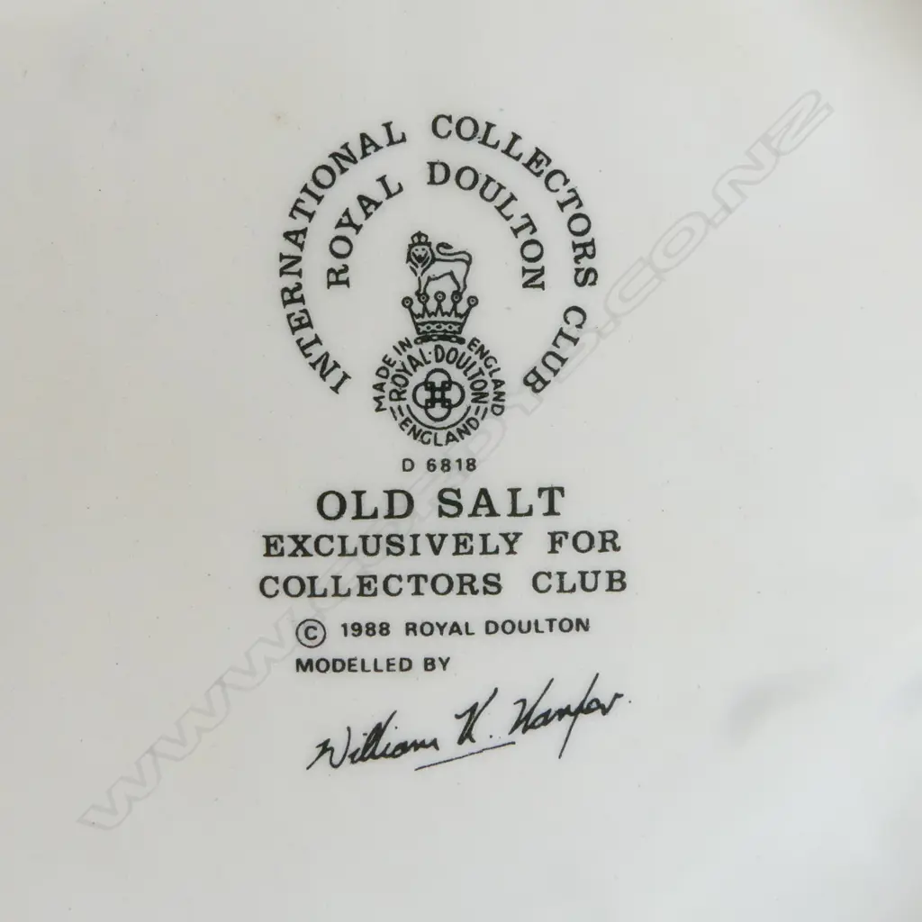 3 ROYAL DOULTON TEAPOTS; INCL. OLD SALT H.155mm + TOBY JUG PARSON BROWN Image 1++